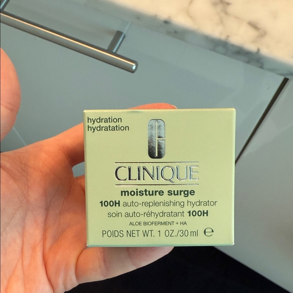 BRAND NEW NEVER OPENED - Clinique Moisture Surge 100H Hydrator
